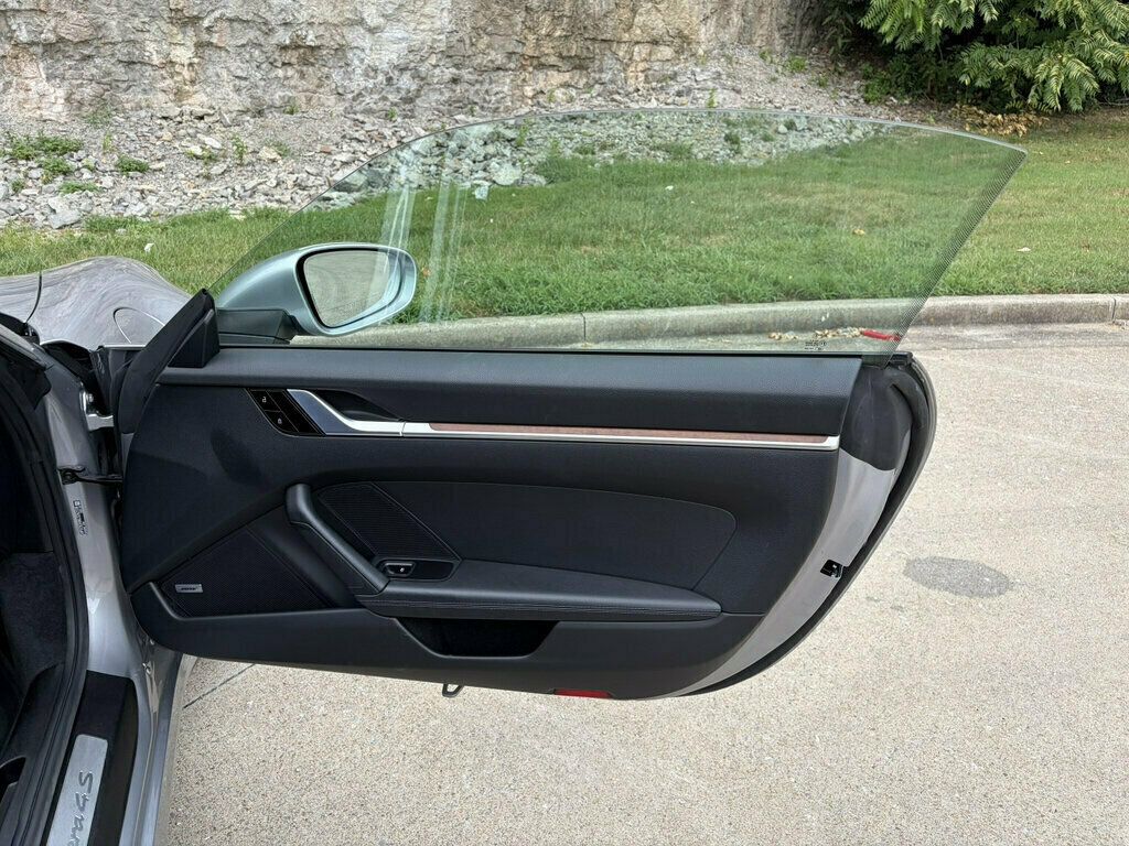 2020 Porsche 911 Carrera 4S Cabriolet - 23069071 - 25