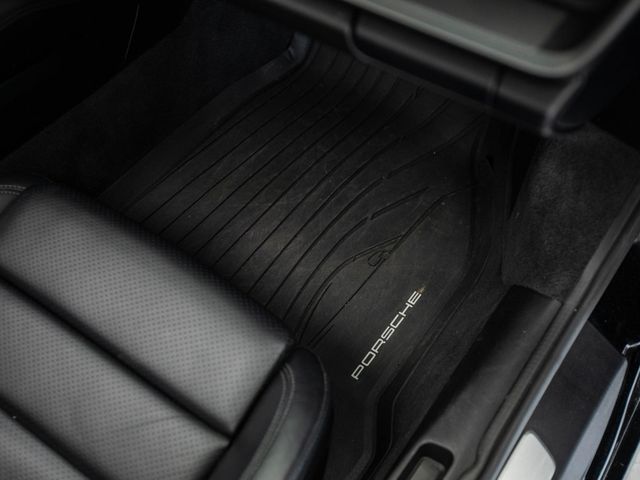 2020 Porsche 911 Carrera Cabriolet - 23025251 - 26