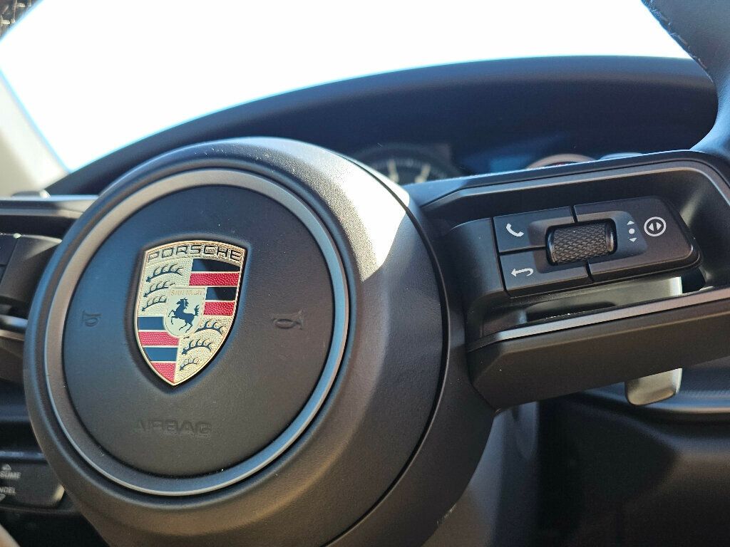 2020 Porsche 911 Carrera Cabriolet - 22981026 - 32