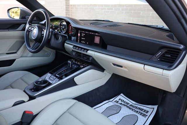 2020 Porsche 911 Carrera Coupe w/ Premium Pkg! - 22938594 - 22
