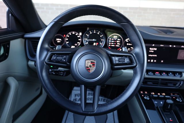 2020 Porsche 911 Carrera Coupe w/ Premium Pkg! - 22938594 - 23