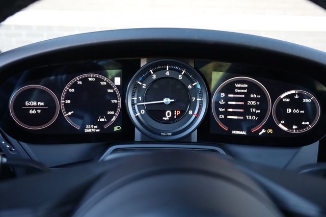 2020 Porsche 911 Carrera Coupe w/ Premium Pkg! - 22938594 - 35