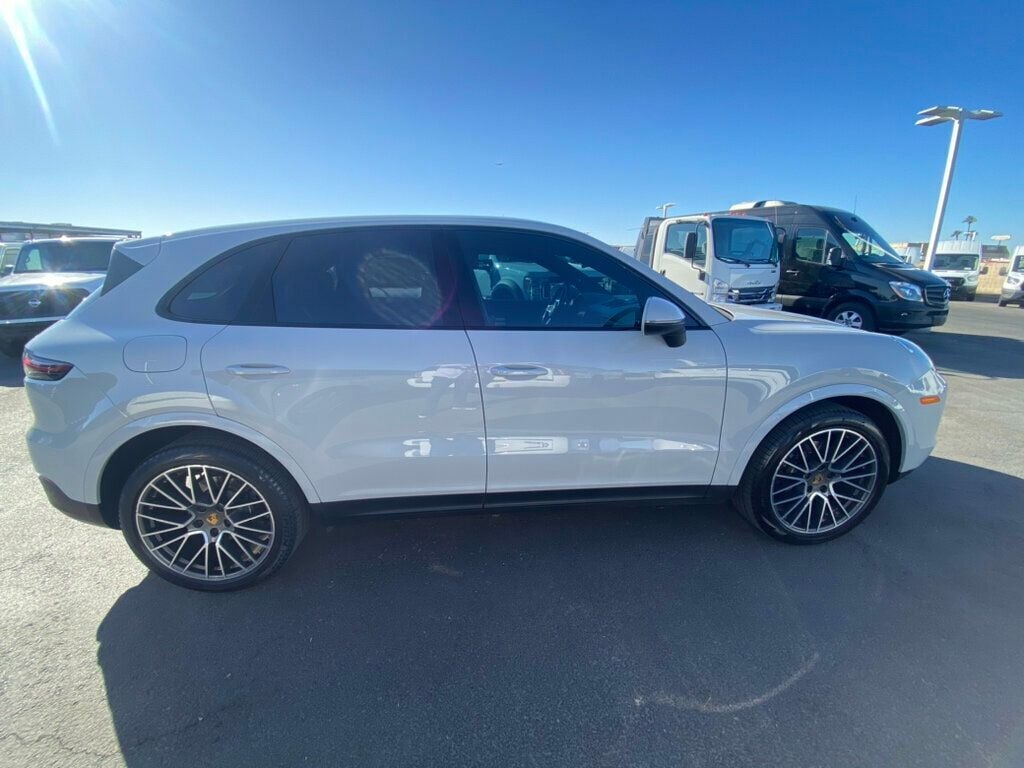 2020 Porsche Cayenne AWD - 22767673 - 6