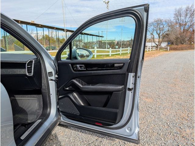 2020 Porsche Cayenne AWD - 22948389 - 10