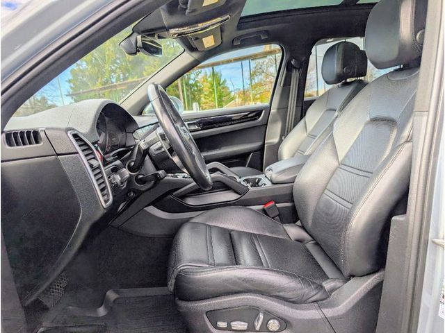 2020 Porsche Cayenne AWD - 22948389 - 13