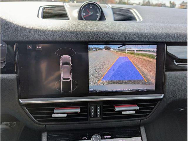 2020 Porsche Cayenne AWD - 22948389 - 25