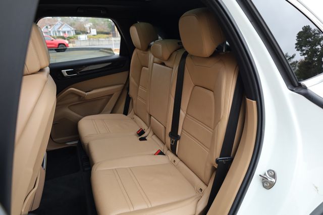 2020 Porsche Cayenne AWD - 22953416 - 18