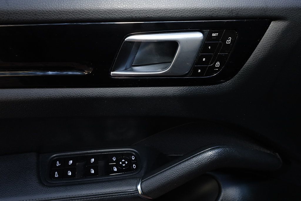 2020 Porsche Cayenne AWD - 23084178 - 24