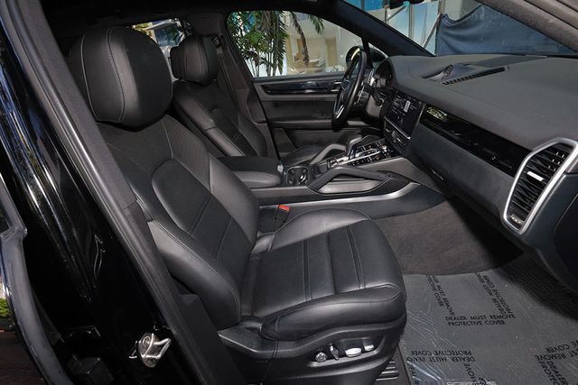 2020 Porsche Cayenne AWD - 23084178 - 26