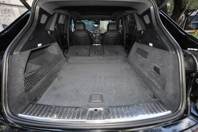 2020 Porsche Cayenne AWD - 23084178 - 32