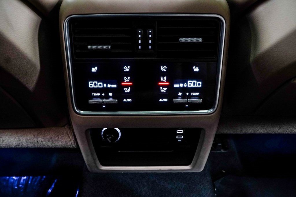 2020 Porsche Cayenne E-Hybrid Base photo 19