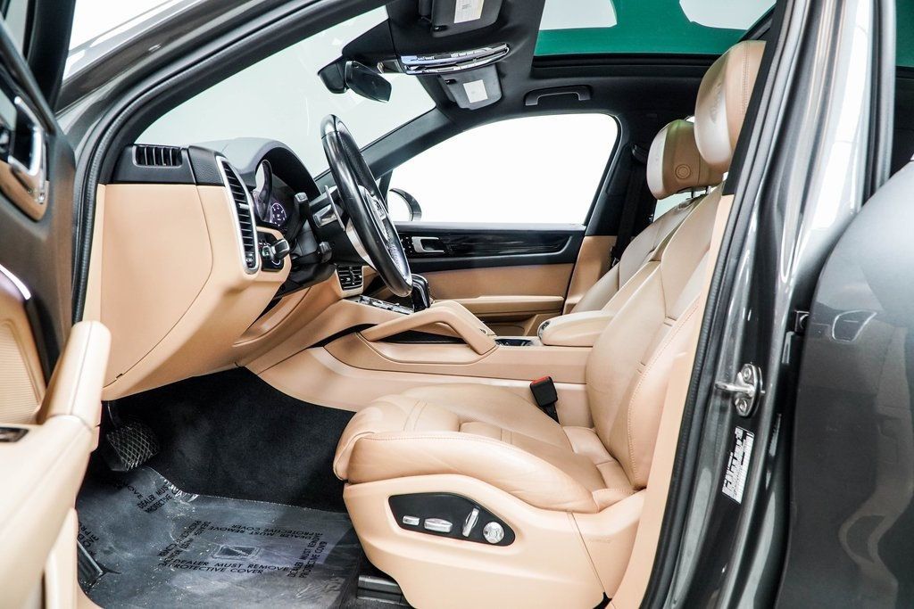 2020 Porsche Cayenne E-Hybrid Base photo 39
