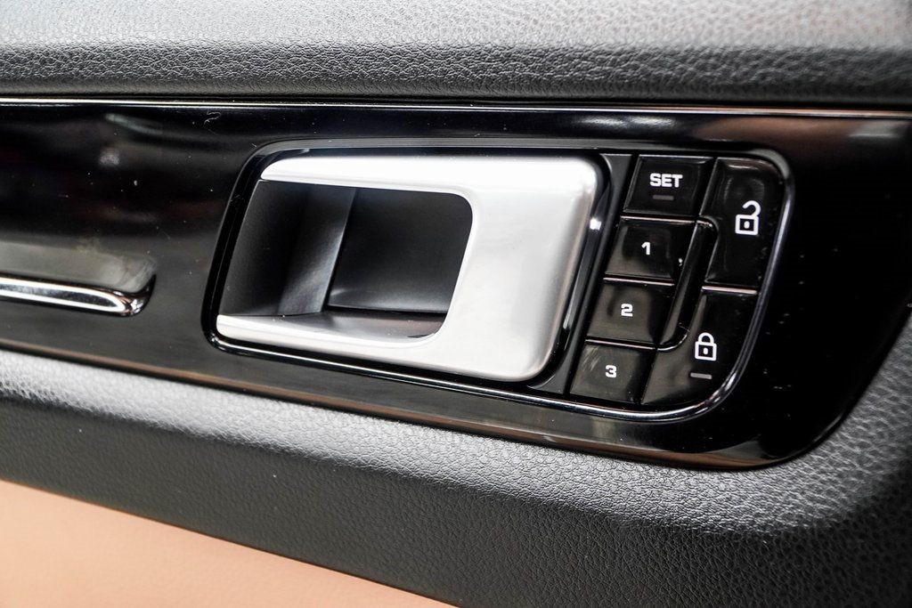 2020 Porsche Cayenne E-Hybrid Base photo 44