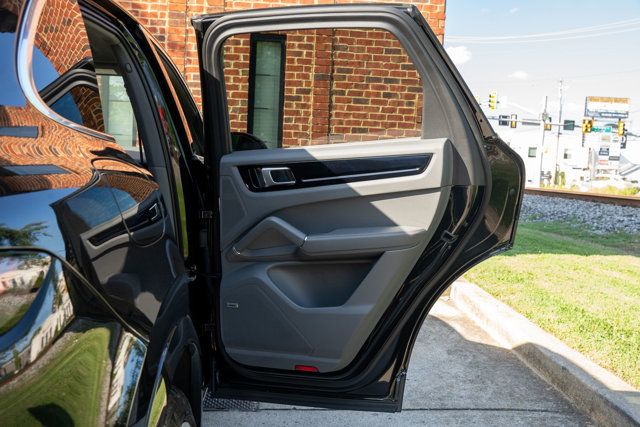 2020 Porsche Cayenne LocalTrade/MSRP$86220/PremiumPkg/Heated&CooledSeats/PanoRoof/NAV - 23041718 - 48