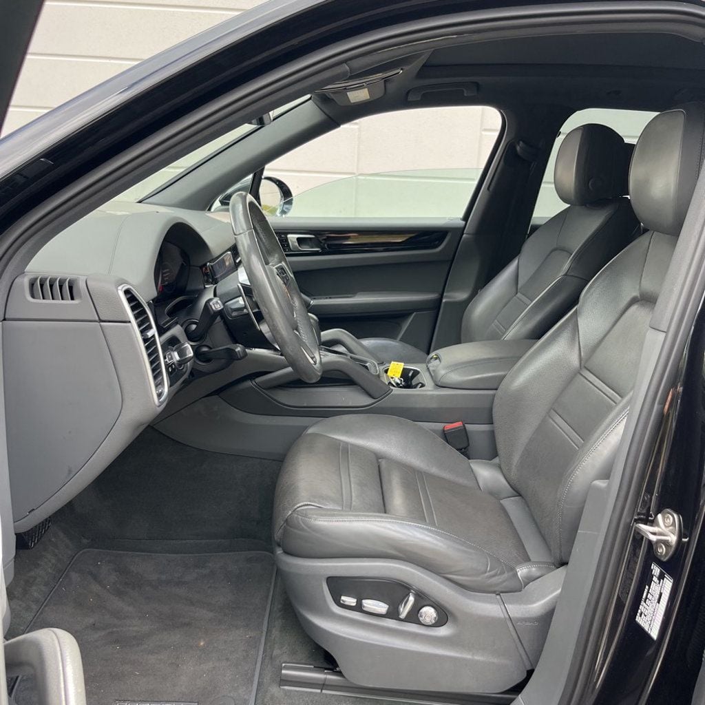 2020 Porsche Cayenne MSRP$85880/PremiumPkg/PanoramicRoof/LaneChangeAssist/NAV - 22969276 - 6