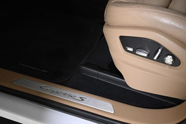 2020 Porsche Cayenne S - 22954223 - 25