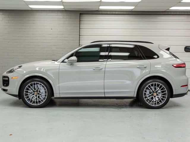 2020 Porsche Cayenne Turbo AWD - 22990015 - 3