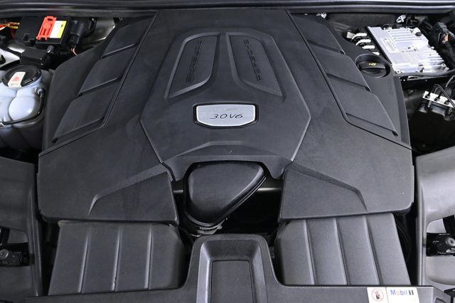 2020 Porsche Cayenne Coupe Coupe AWD - 22946652 - 24