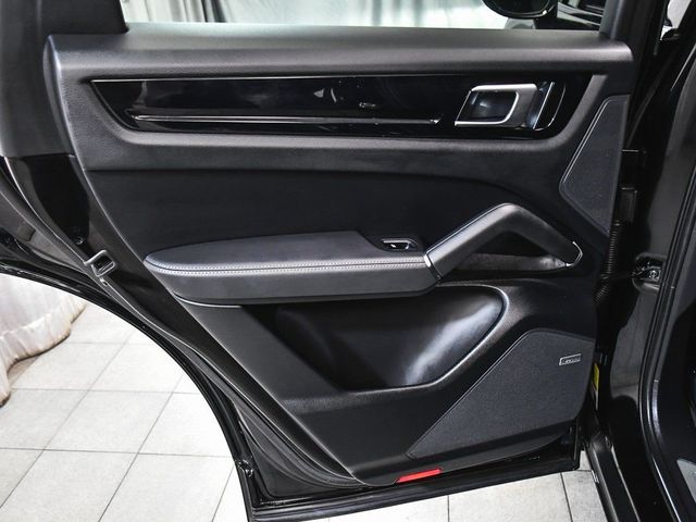 2020 Porsche Cayenne E-Hybrid Base - 23011169 - 11