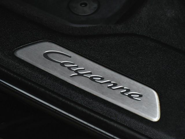 2020 Porsche Cayenne E-Hybrid Base - 23011169 - 13