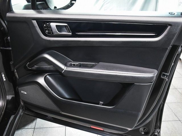 2020 Porsche Cayenne E-Hybrid Base - 23011169 - 17