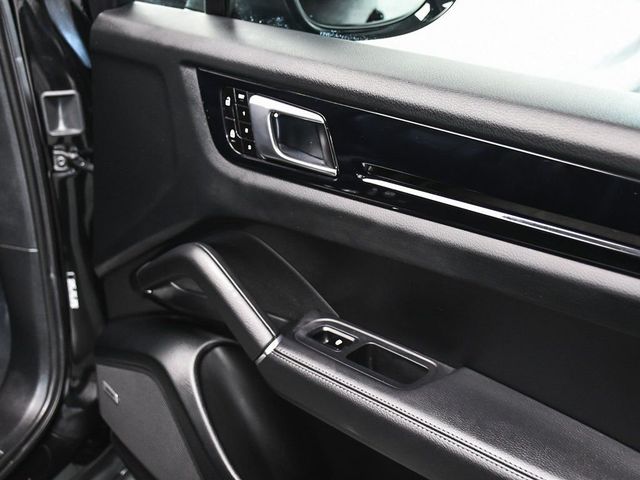 2020 Porsche Cayenne E-Hybrid Base - 23011169 - 18