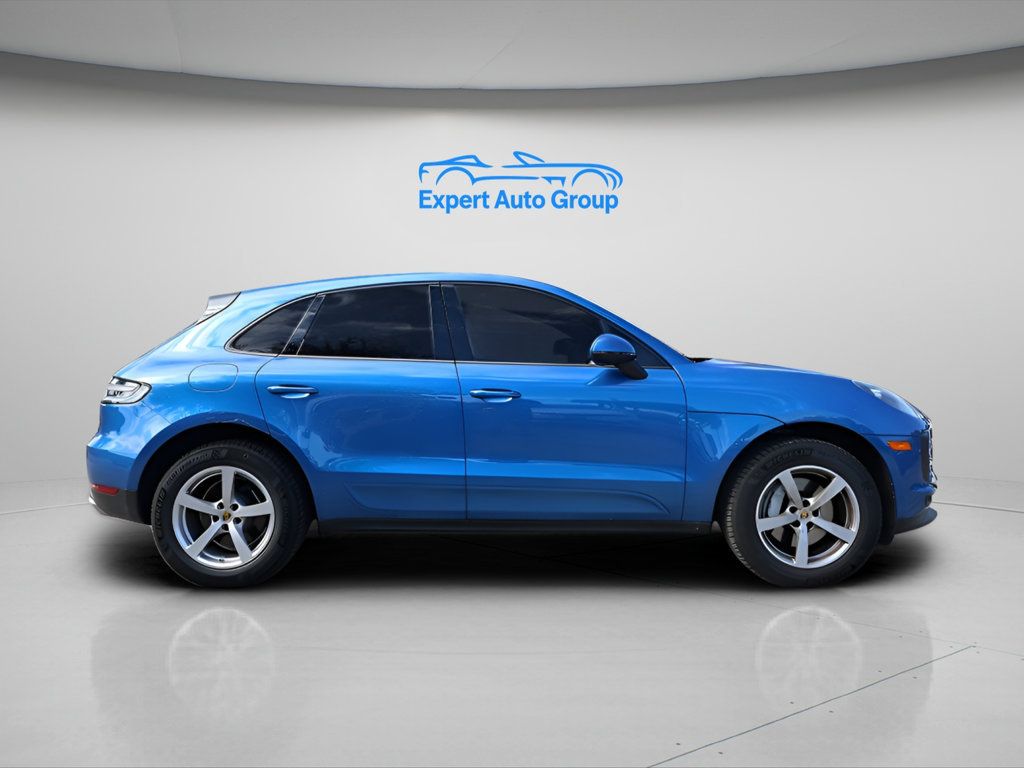 2020 Porsche Macan Base photo 2