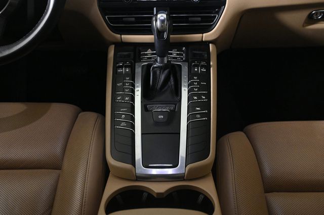 2020 Porsche Macan AWD - 22991392 - 16