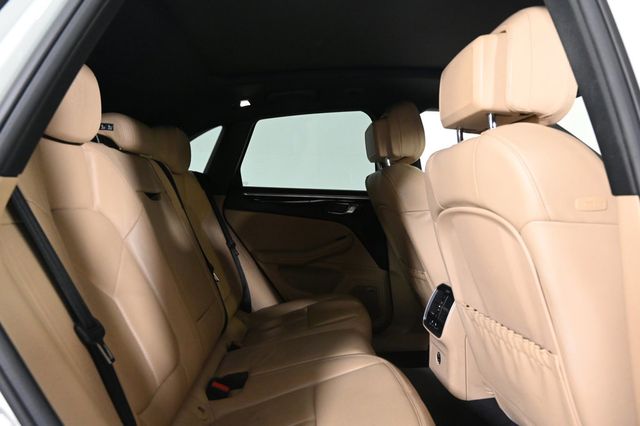 2020 Porsche Macan AWD - 22991392 - 19