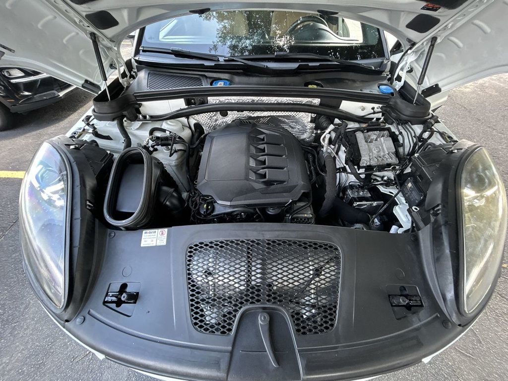 Porsche Macan AWD photo 11