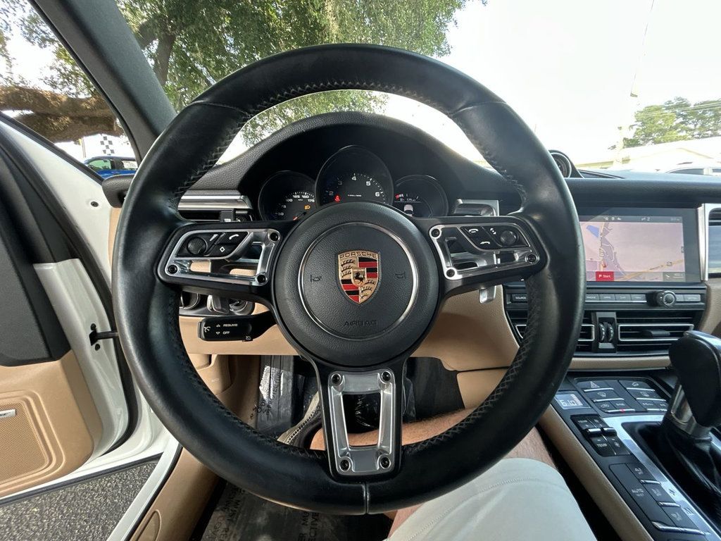 Porsche Macan AWD photo 15