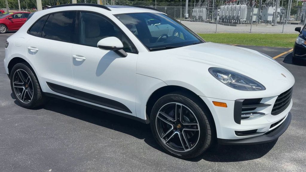 Porsche Macan AWD photo 2