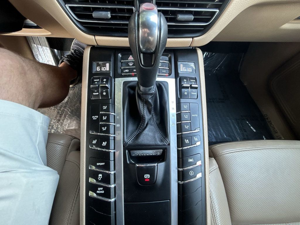 Porsche Macan AWD photo 20