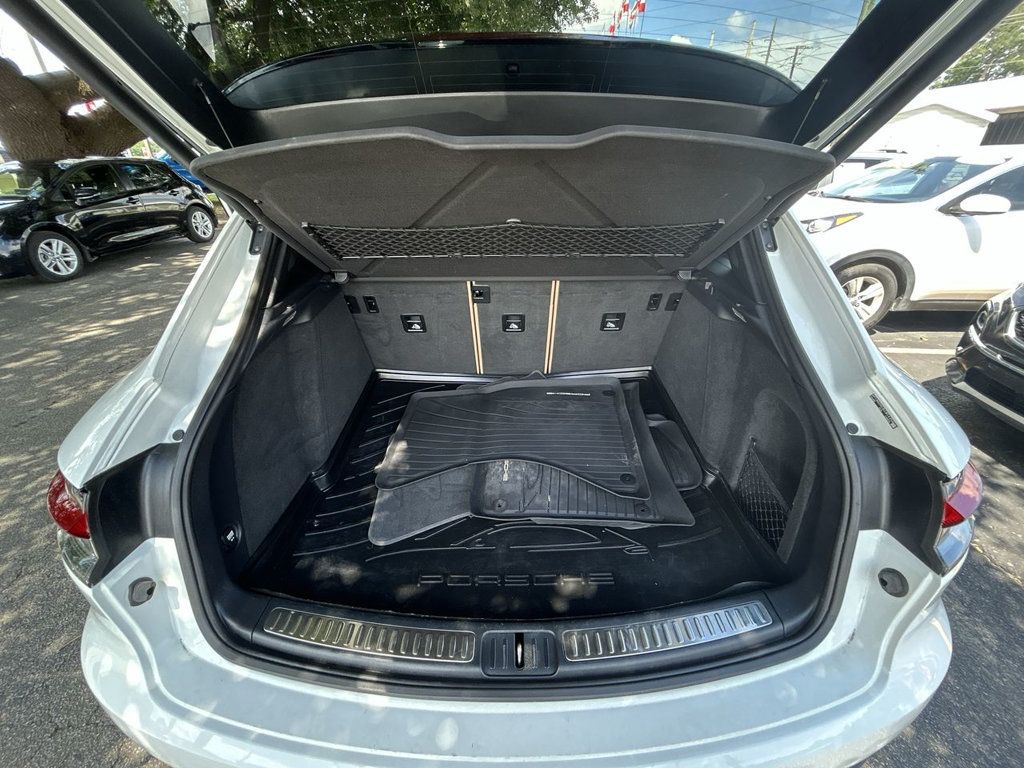 Porsche Macan AWD photo 24
