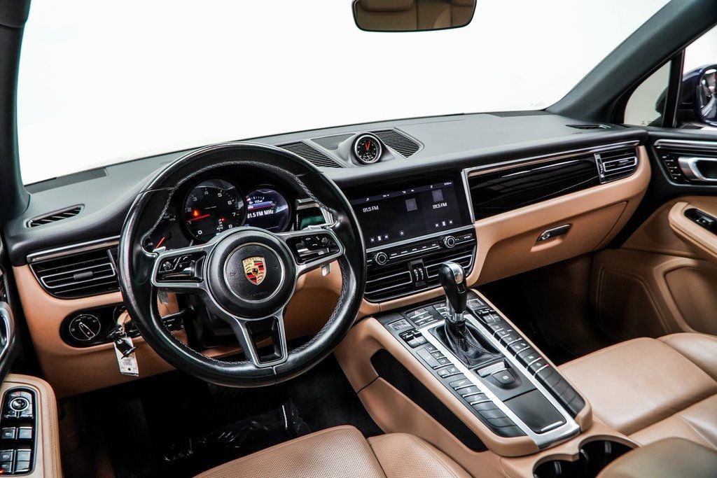 2020 Porsche Macan Base photo 10