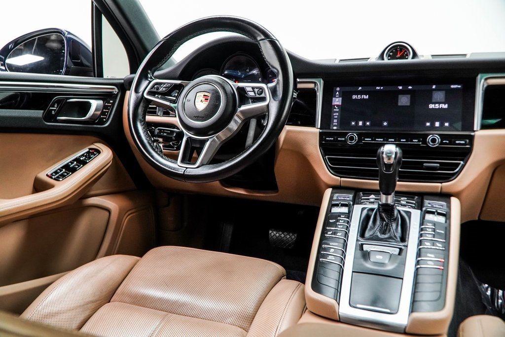 2020 Porsche Macan Base photo 15