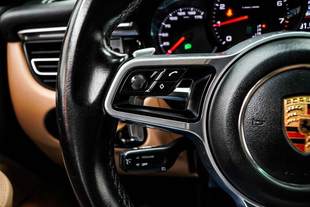 2020 Porsche Macan Base photo 25