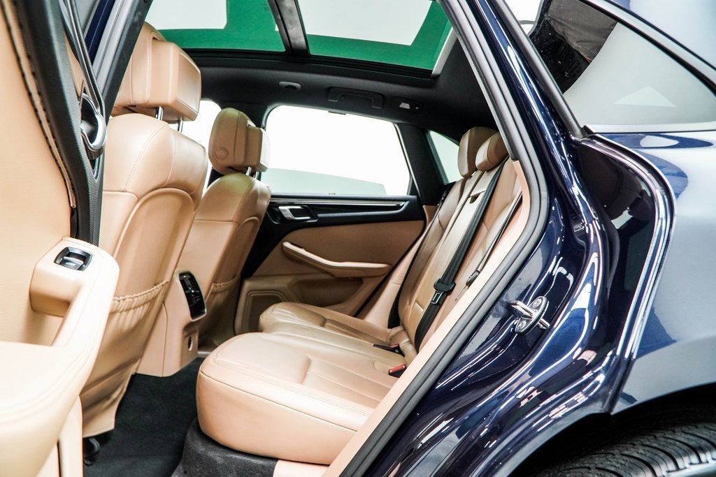 2020 Porsche Macan Base photo 33