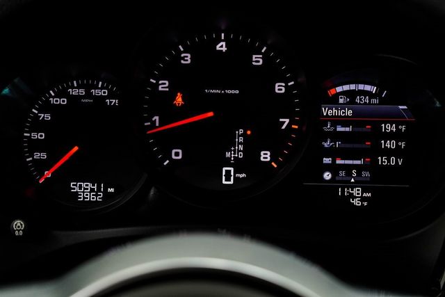 2020 Porsche Macan AWD - 22975010 - 28