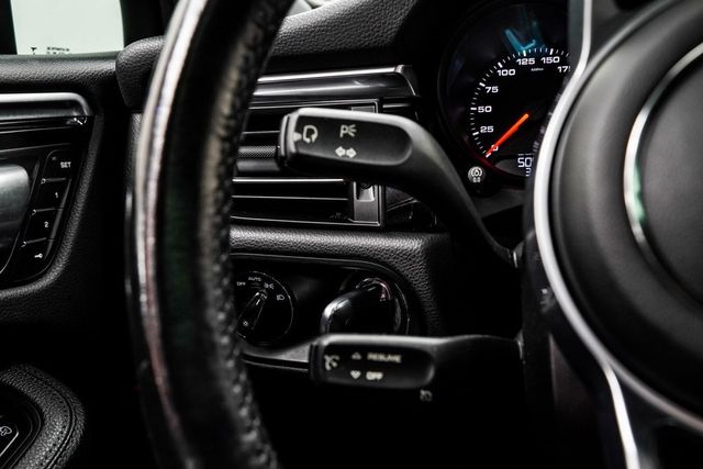 2020 Porsche Macan AWD - 22975010 - 32