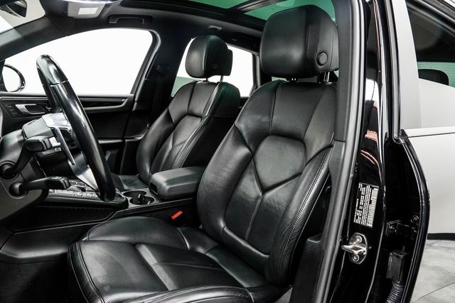 2020 Porsche Macan AWD - 22975010 - 35