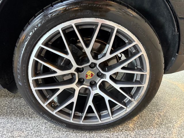 2020 Porsche Macan AWD - 22905759 - 11