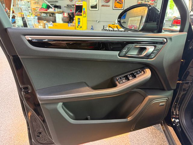 2020 Porsche Macan AWD - 22905759 - 14