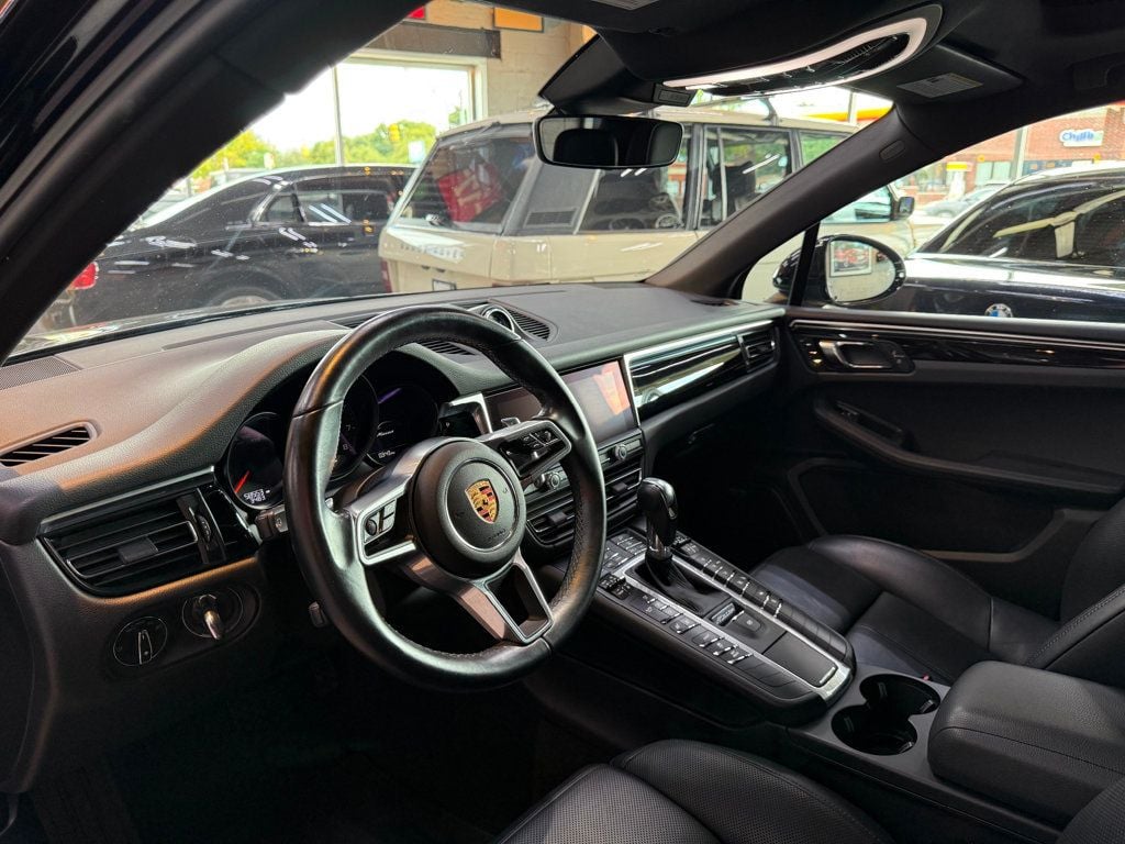 2020 Porsche Macan photo 13