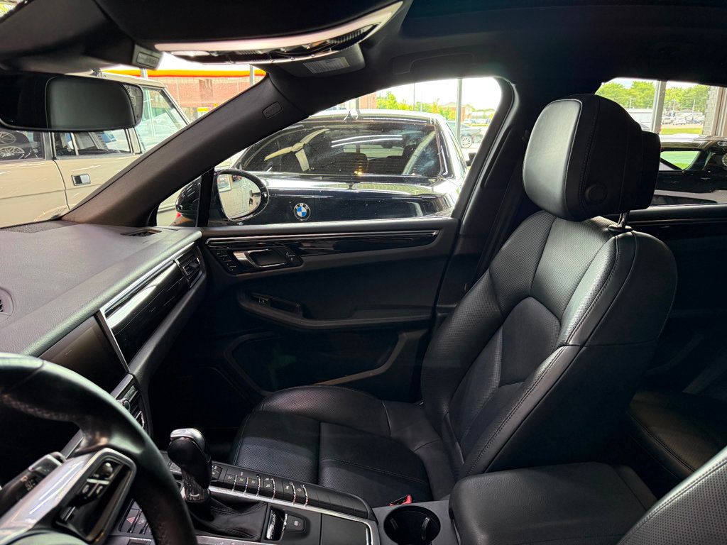 2020 Porsche Macan photo 14