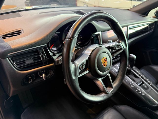 2020 Porsche Macan AWD - 22905759 - 17