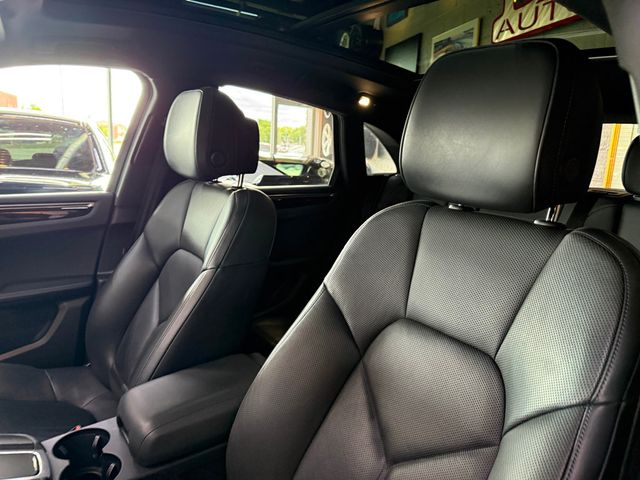 2020 Porsche Macan AWD - 22905759 - 23