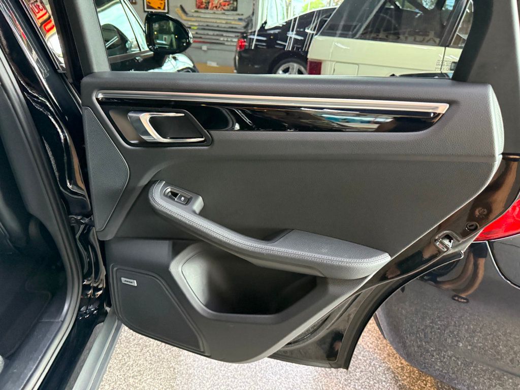 2020 Porsche Macan photo 29
