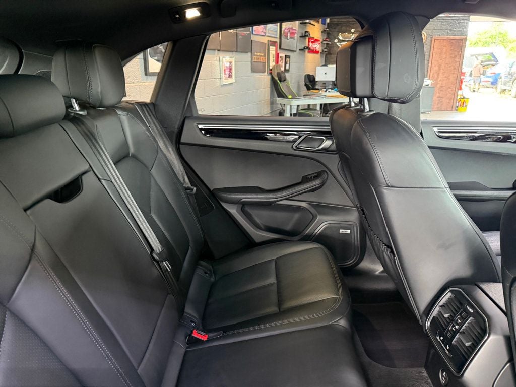 2020 Porsche Macan photo 32