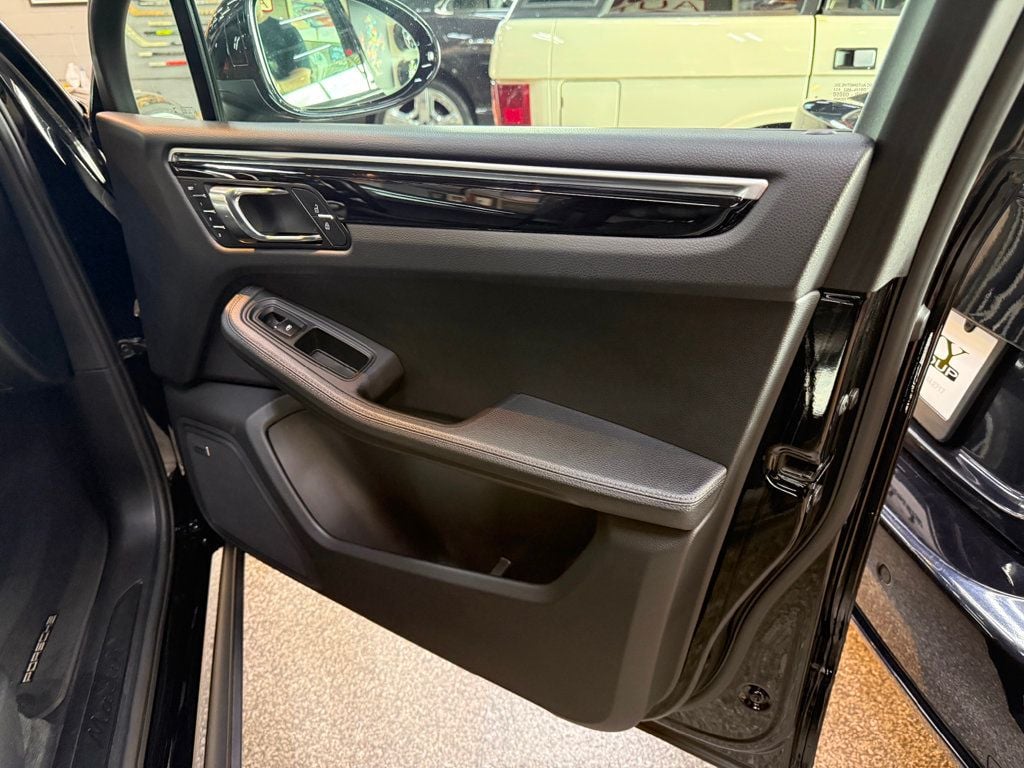 2020 Porsche Macan photo 36